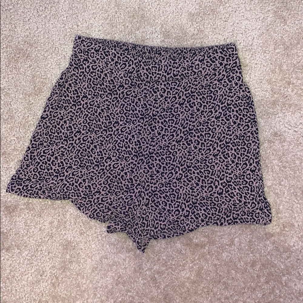 American Eagle Leopard flow shorts